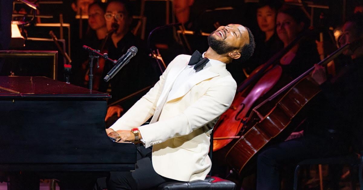 John Legend sets high bar for future concerts at the Muny