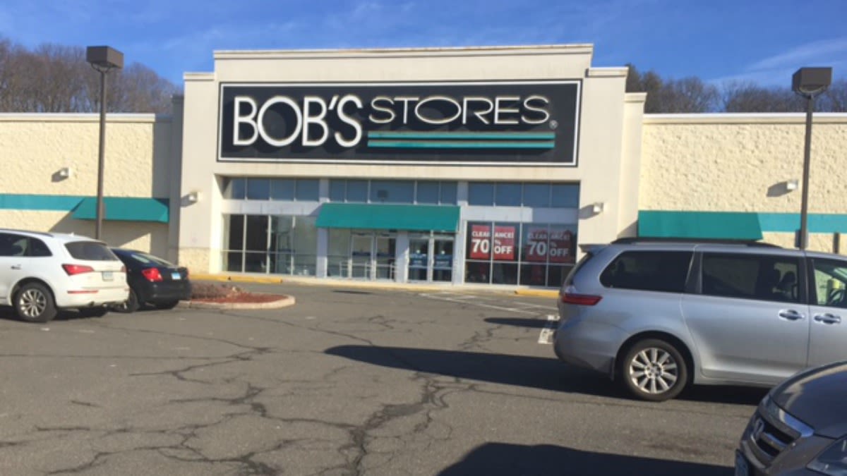 Bob's Stores in Hamden and Southington to close