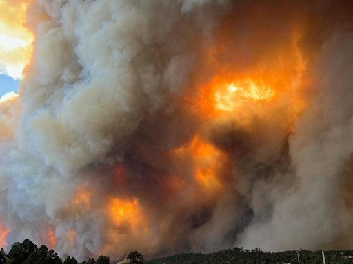 New Mexico village of Ruidoso orders residents to evacuate due to raging wildfire: "GO NOW"