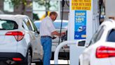 Inundaciones impulsan alzas en el precio de la gasolina en Florida