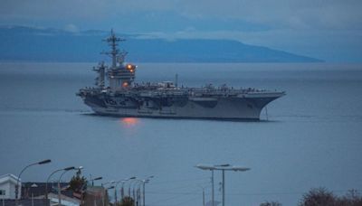 Uno de los más grandes del mundo: portaaviones USS George Washington llega a Punta Arenas para realizar ejercicios con la Armada chilena - La Tercera