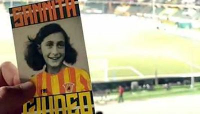 Sdegno allo stadio: Anna Frank con la maglia del Benevento durante il derby con l’Avellino