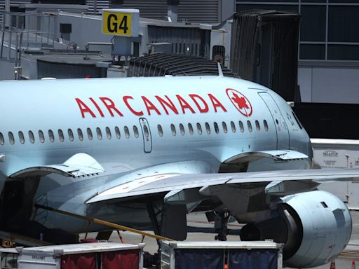 Air Canada is offering its pilots a huge raise to avoid a strike