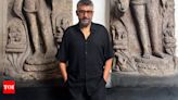 Vivek Agnihotri takes a jibe on Mumbai local trains amid disruption, says, 'Torture Of Citizens" | Hindi Movie News - Times of India