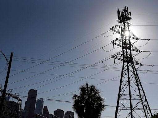 Summer power prices seen surging for Texas, falling in California