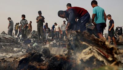 Al menos 45 muertos tras bombardeo israelí en Rafah; la UE debate posible misión en Gaza