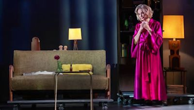 Jessica Lange Is Thrilling, Even if ‘Mother Play’ on Broadway Isn’t