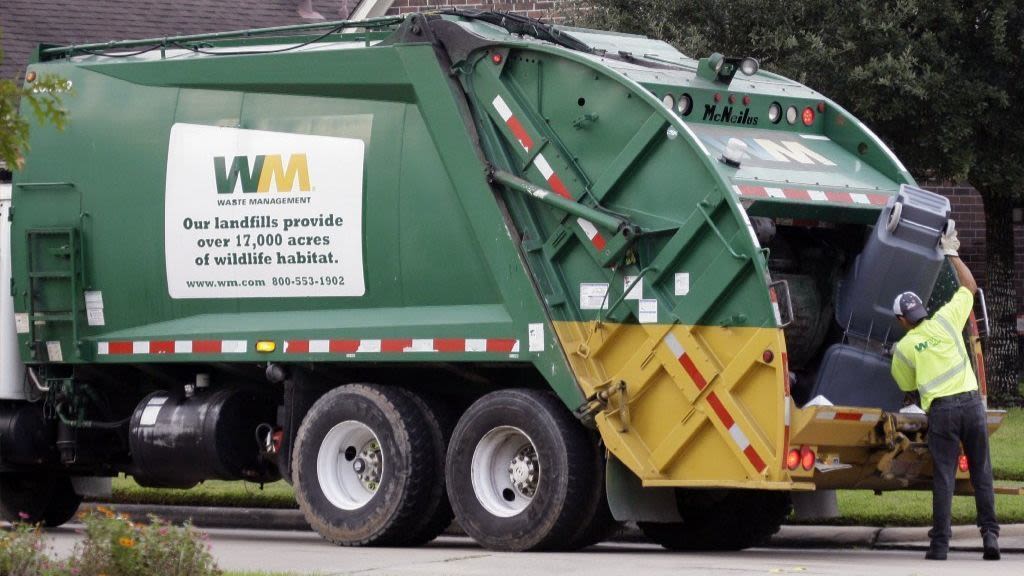 Buffalo Grove residents, businesses to pay more for garbage and recycling service under new contract