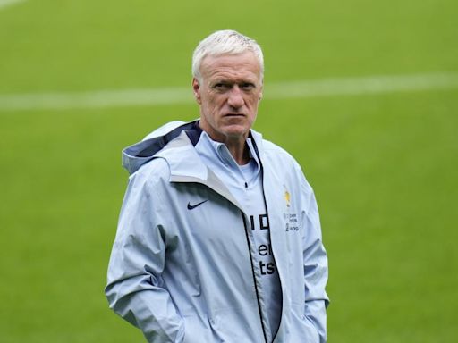 Deschamps tiene una duda para el centro del campo titular de Francia ante España