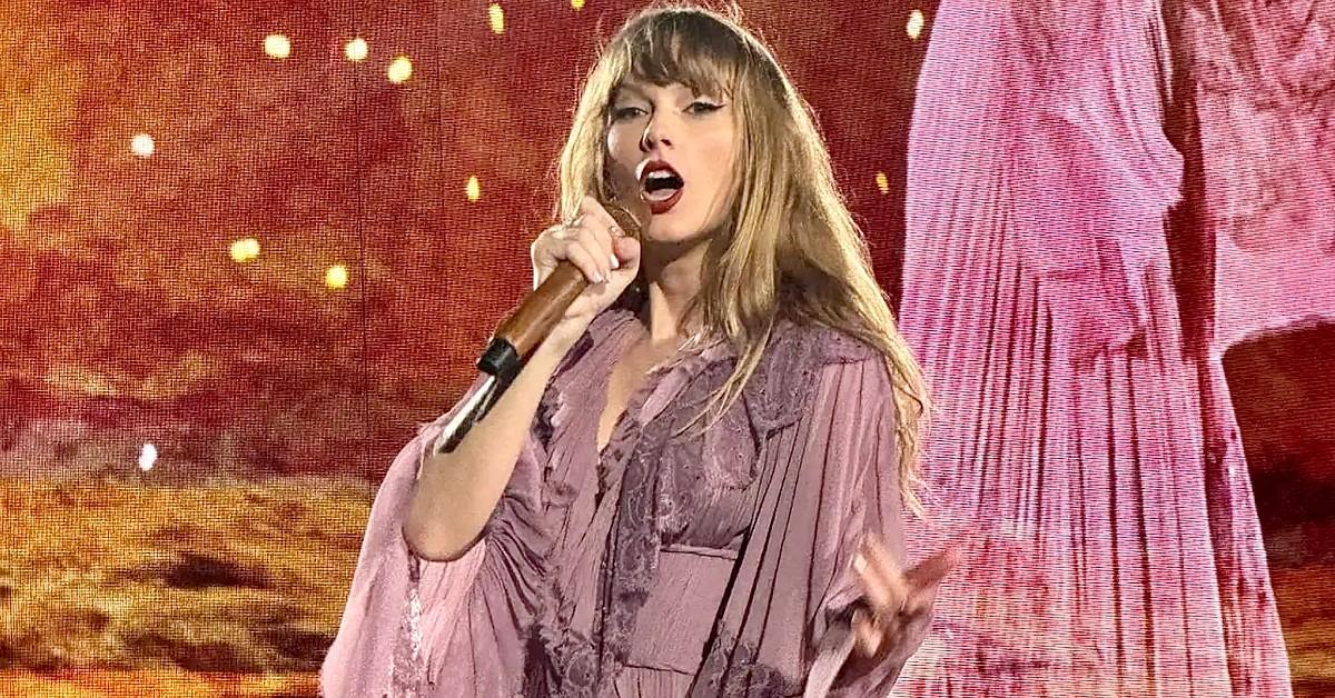 Taylor Swift Appears to Have a Hickey on Her Neck After Romantic European Rendezvous With Boyfriend Travis Kelce: Watch