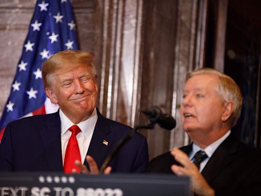 Lindsey Graham tells Donald Trump, "I love you"