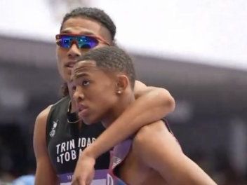 Watch: Quincy Wilson, 16, U.S. men's 4x400M relay team advance to final