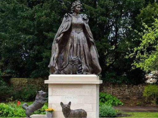 Isabel II, siempre con sus corgis: así es su monumento póstumo