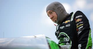 Kyle Busch ready to 'grip it and rip it' at Richmond after sprained wrist from Indy crash