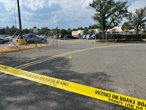 2 hurt in shooting at Manassas Mall in Prince William County