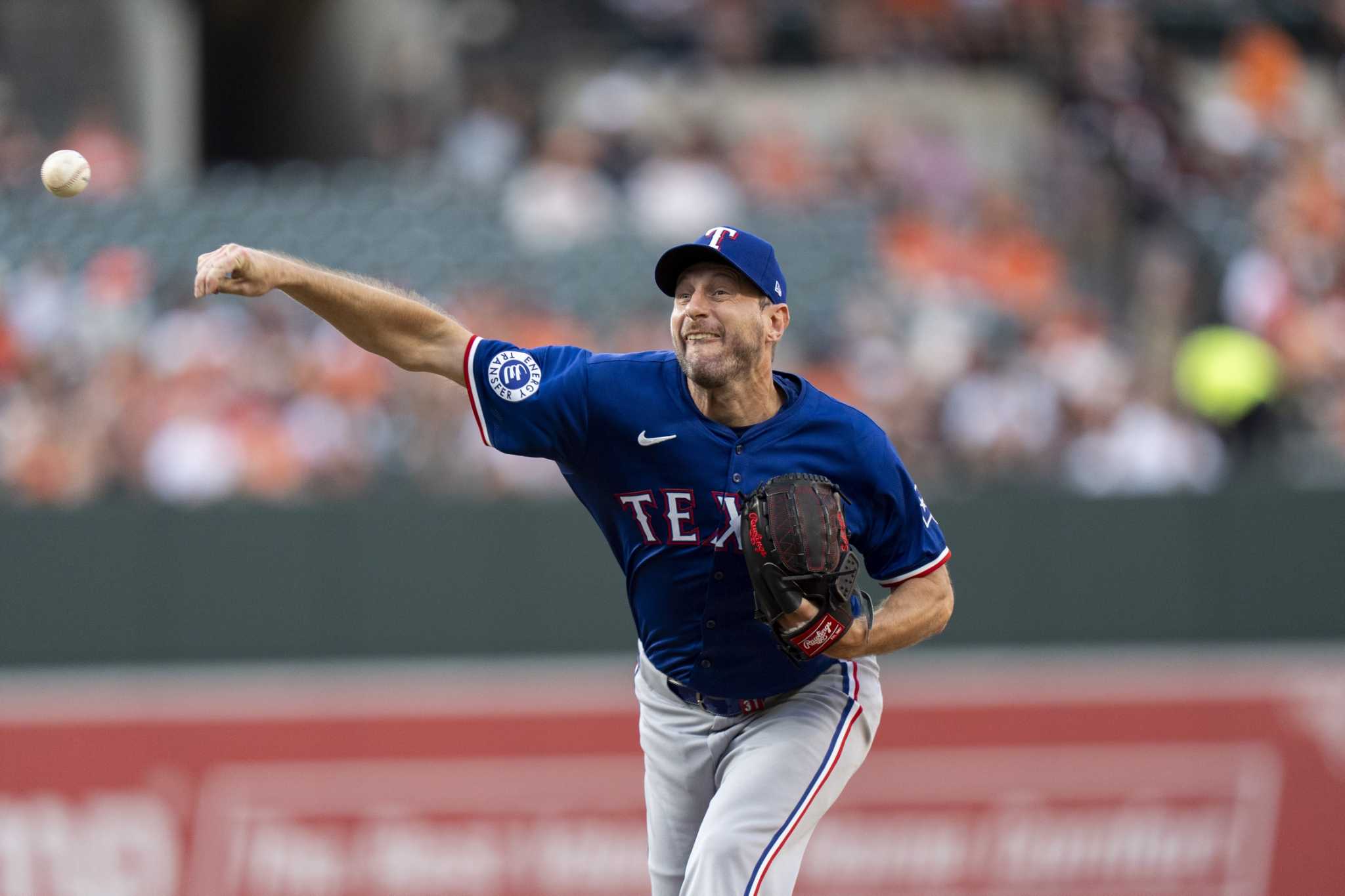 Albert Suárez outduels Max Scherzer to help Orioles beat Rangers 2-1