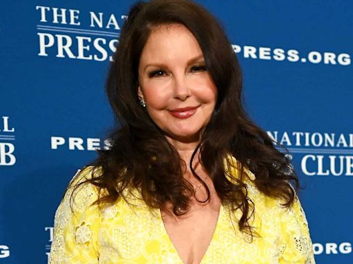 Ashley Judd Opens Up About Late Mom Naomi's Mental Health Struggles