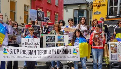 Ukrainians dedicate Tralee protest those who died in recent rocket attack in Kyiv