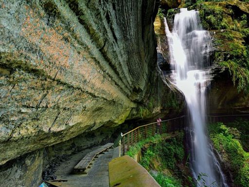 消暑旅行／嘉義暢遊竹坑溪步道、觀音瀑布 體驗製茶、手撈紙 | 蕃新聞