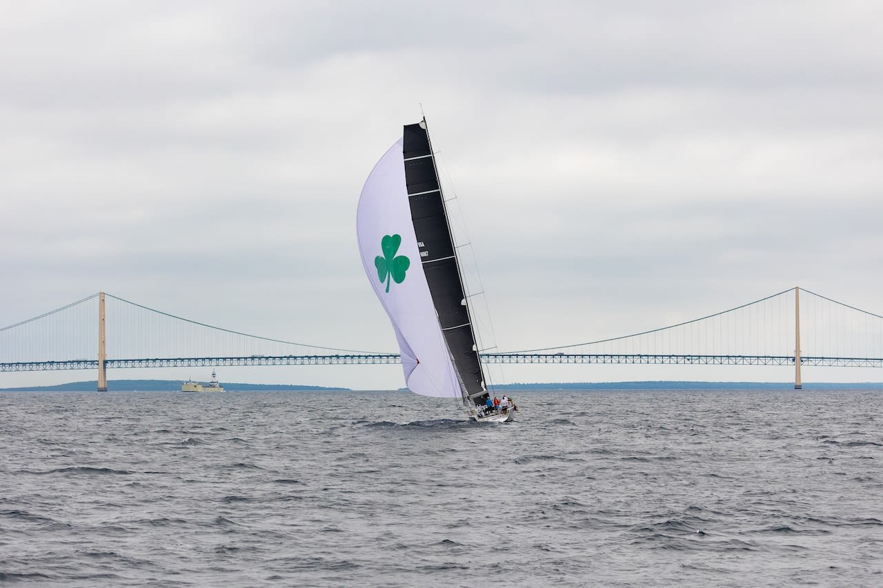 Chicago to Mackinac sailing race record smashed by more than an hour