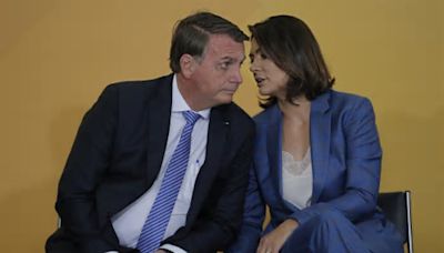 Bolsonaro e Michelle pedem R$ 20 mil de danos morais a Lula por fala sobre 'sumiço' de móveis do Alvorada