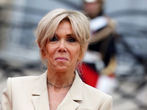 Brigitte Macron : immaculée tout en blanc, ce détail sur la tenue de la Première dame qui change tout