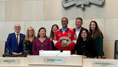 Edmonton mayor wears Florida Panthers jersey in council meeting