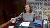 La presidenta del Congreso pide su voto al PSOE en el Senado