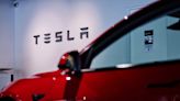 Entregas mundiales de Tesla caen debido a cierres de plantas