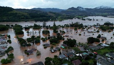 Death toll from rains in southern Brazil climbs to 13, Lula visits region