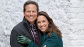 Party of Five’s Scott Wolf, Lacey Chabert Reunite for Hallmark Christmas Movie