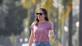 Jennifer Garner Wore the Trusty Jean-and-Sneaker Combo I Live in During the Summer