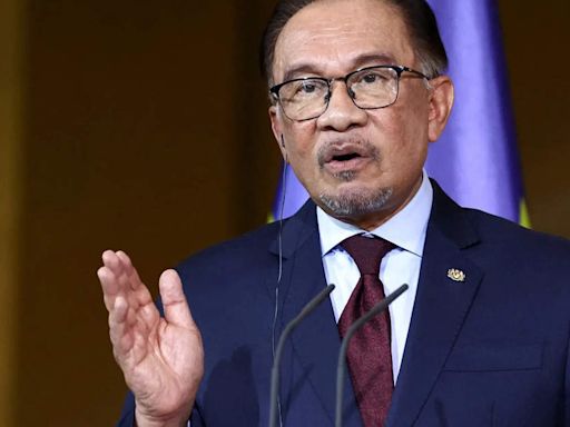 Malaysia's Anwar to visit Bangladesh to discuss trade, migrant workers with interim leader Yunus