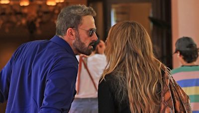 Ben Affleck "no podía quitar las manos de encima" de Jennifer Lopez en su encuentro: "Siempre han tenido química sexual"