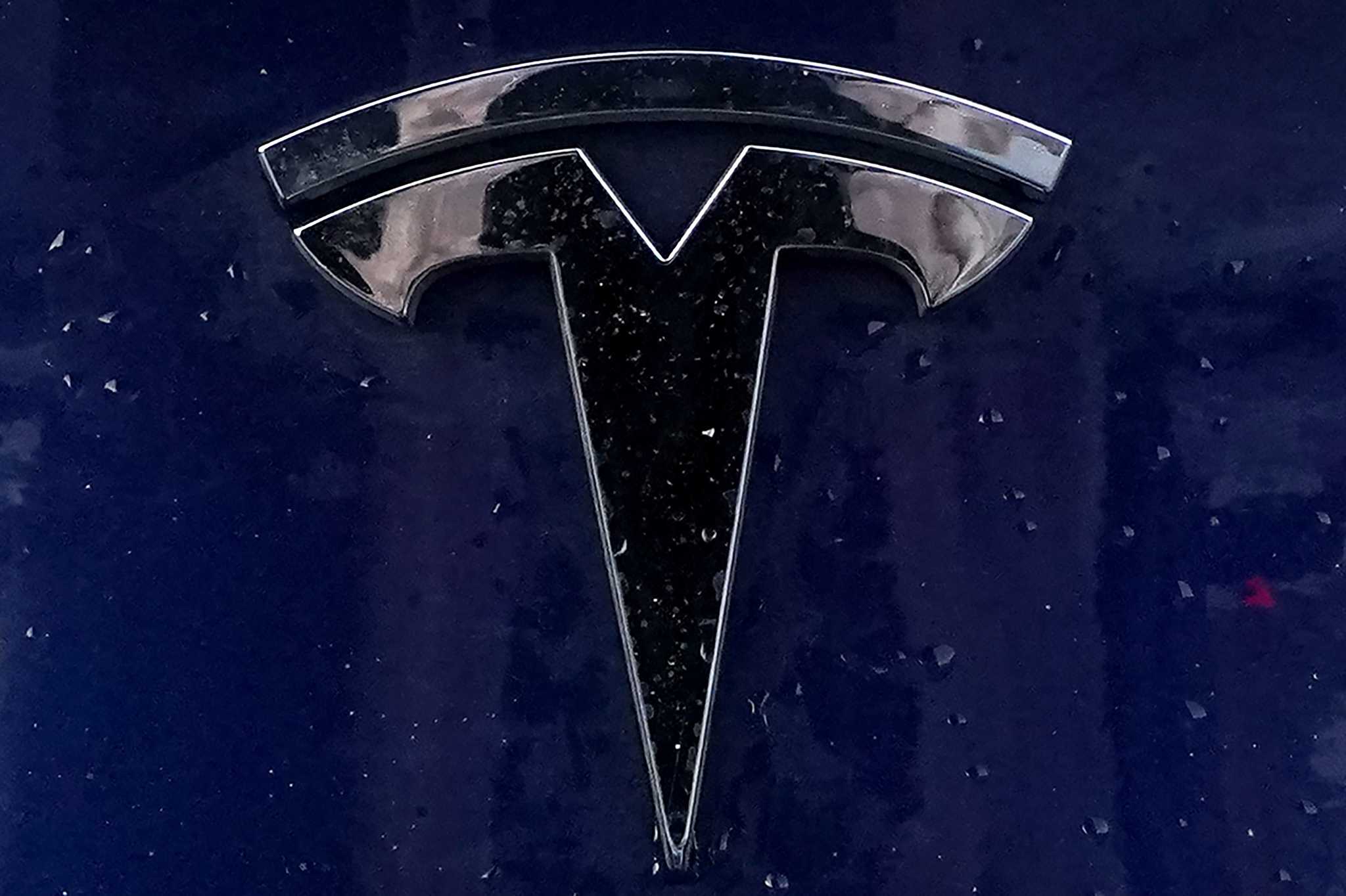 Tesla recalling more than 125,000 vehicles to fix seat belt warning system