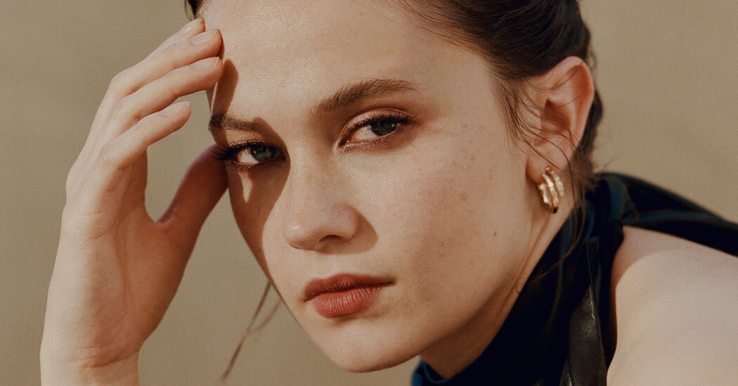 Cailee Spaeny Is Still Learning How to Be a Star