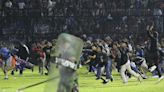 Tragedia en Indonesia: una experta explica qué provocó la estampida en el estadio de fútbol y cómo podría haberse evitado