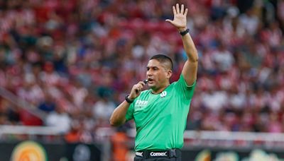 Fernando Hierro reclamó a los árbitros tras victoria de Chivas