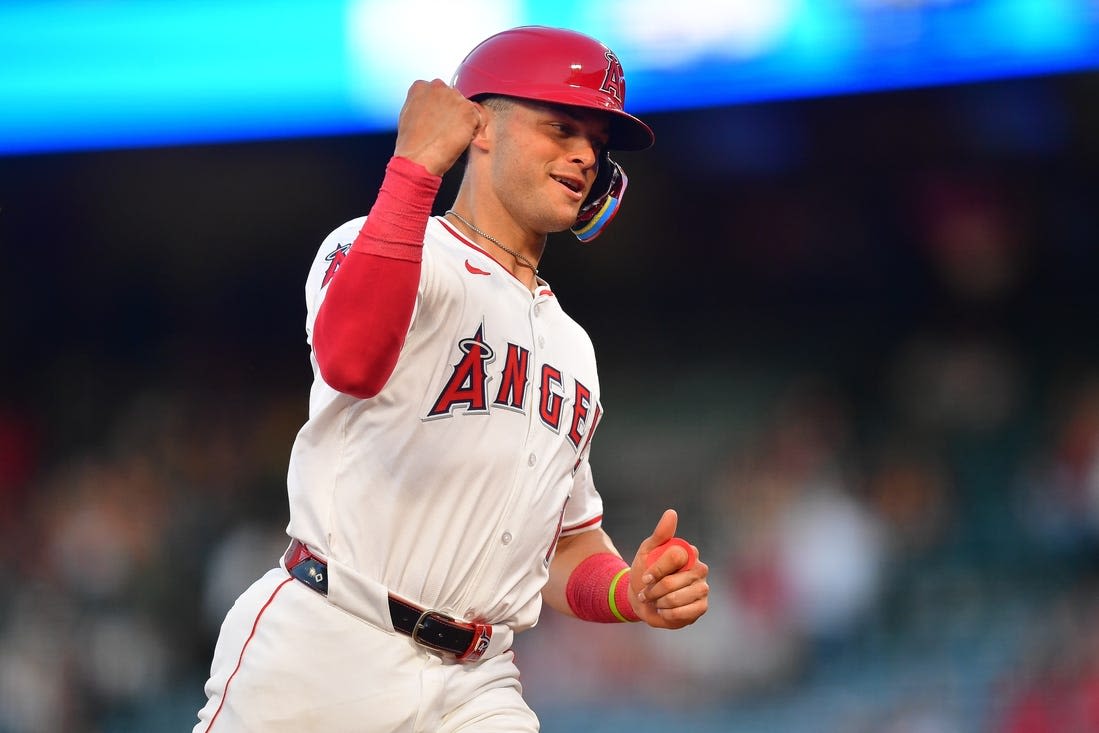 Deadspin | Young catchers take center stage for A's, Angels