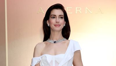 Anne Hathaway's shirt dress has put Gap back in the market