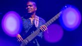 “Playing with Victor Wooten? It’s always as much fun as a challenge. But I quickly learned that you should go first when it comes to soloing!” From the Allman Brothers Band to Dave Grohl, Oteil...