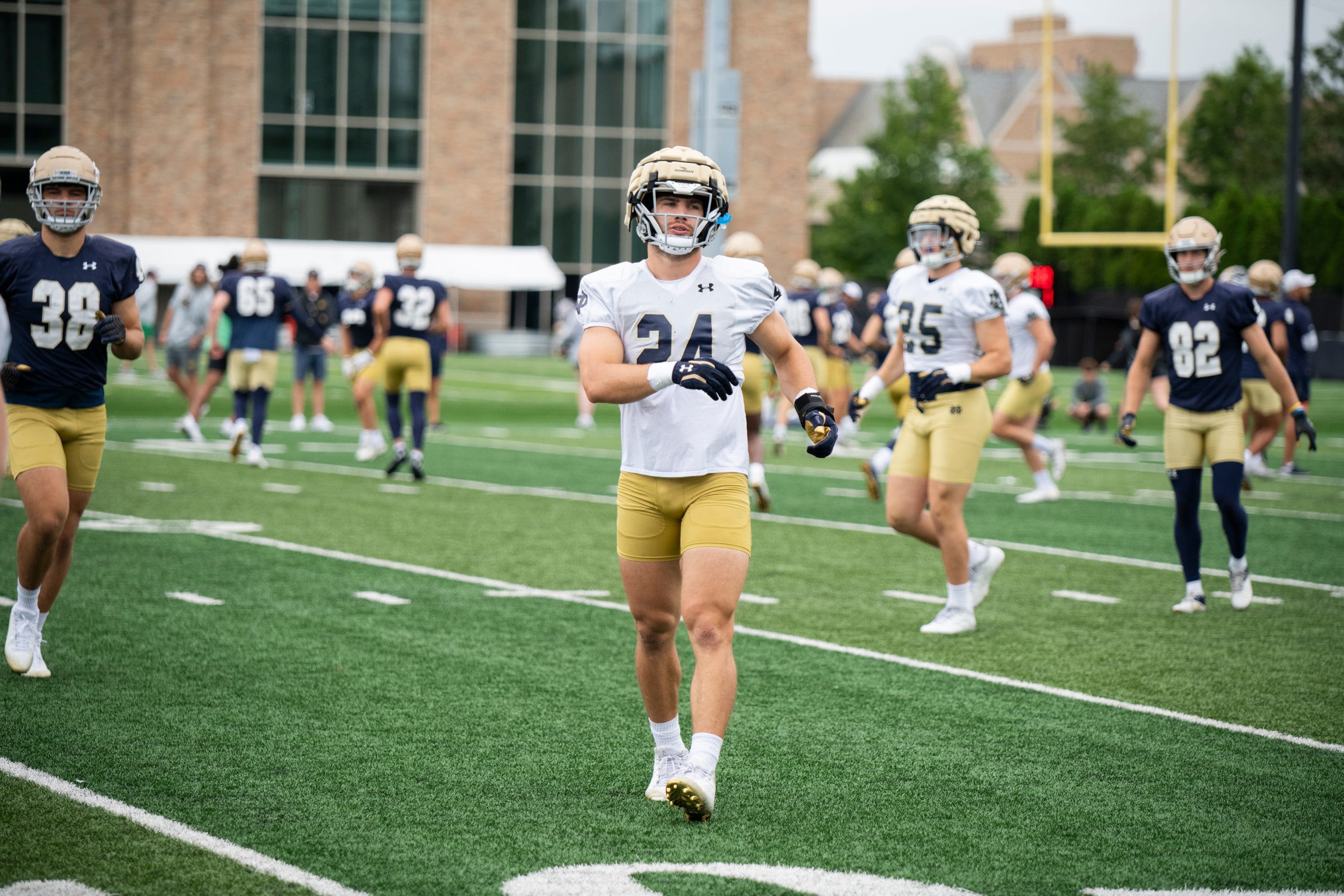 Notre Dame coach Max Bullough reveals how they’ll use the linebacker this fall