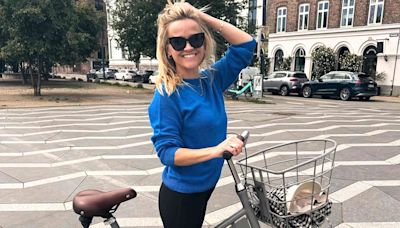 Reese Witherspoon’s Cropped Pants Are the Summer-Friendly Alternative We’re Wearing Instead of Jeans