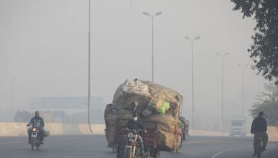 Head of Pakistan's Punjab calls for diplomacy with India to tackle smog