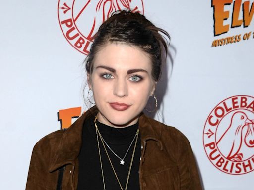 Frances Bean Cobain gives birth to baby boy