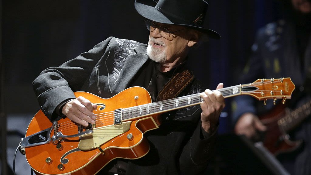 Grammy-winning ‘Peter Gunn’ guitarist Duane Eddy dies aged 86