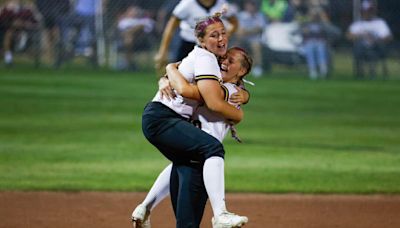 Photos: Sigourney vs. Southeast Warren in Class 1A state softball semifinals