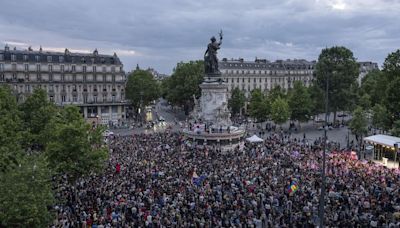 Más de 200 candidatos se retiran de la segunda vuelta para perjudicar a la ultraderecha en Francia