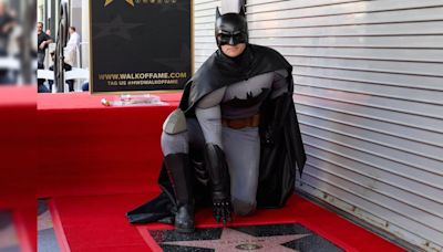 ¡Santas cachuchas! Batman es el primer superhéroe con estrella en el Paseo de la Fama de Hollywood