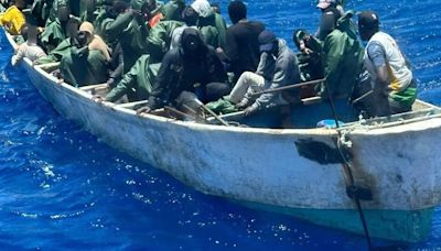Llegan dos embarcaciones con 111 inmigrantes a Canarias en las últimas horas